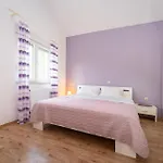 1 Bedroom Awesome In *