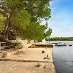 Apartment 1 Bedroom Awesome In