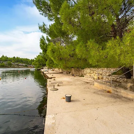 1 Bedroom Awesome In *