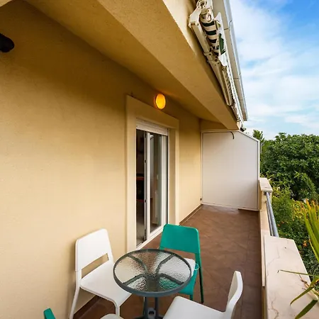 Apartmán 1 Bedroom Awesome In