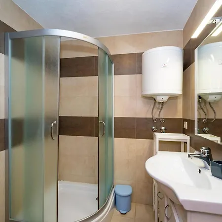 1 Bedroom Awesome In