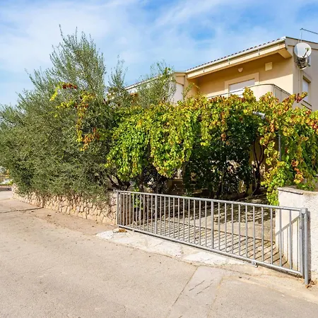 1 Bedroom Awesome In