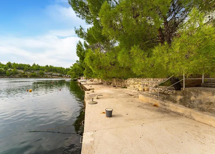 1 Bedroom Awesome In *